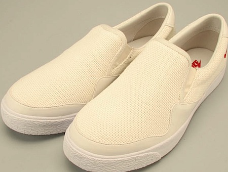 nikeclassicslipon1.jpg