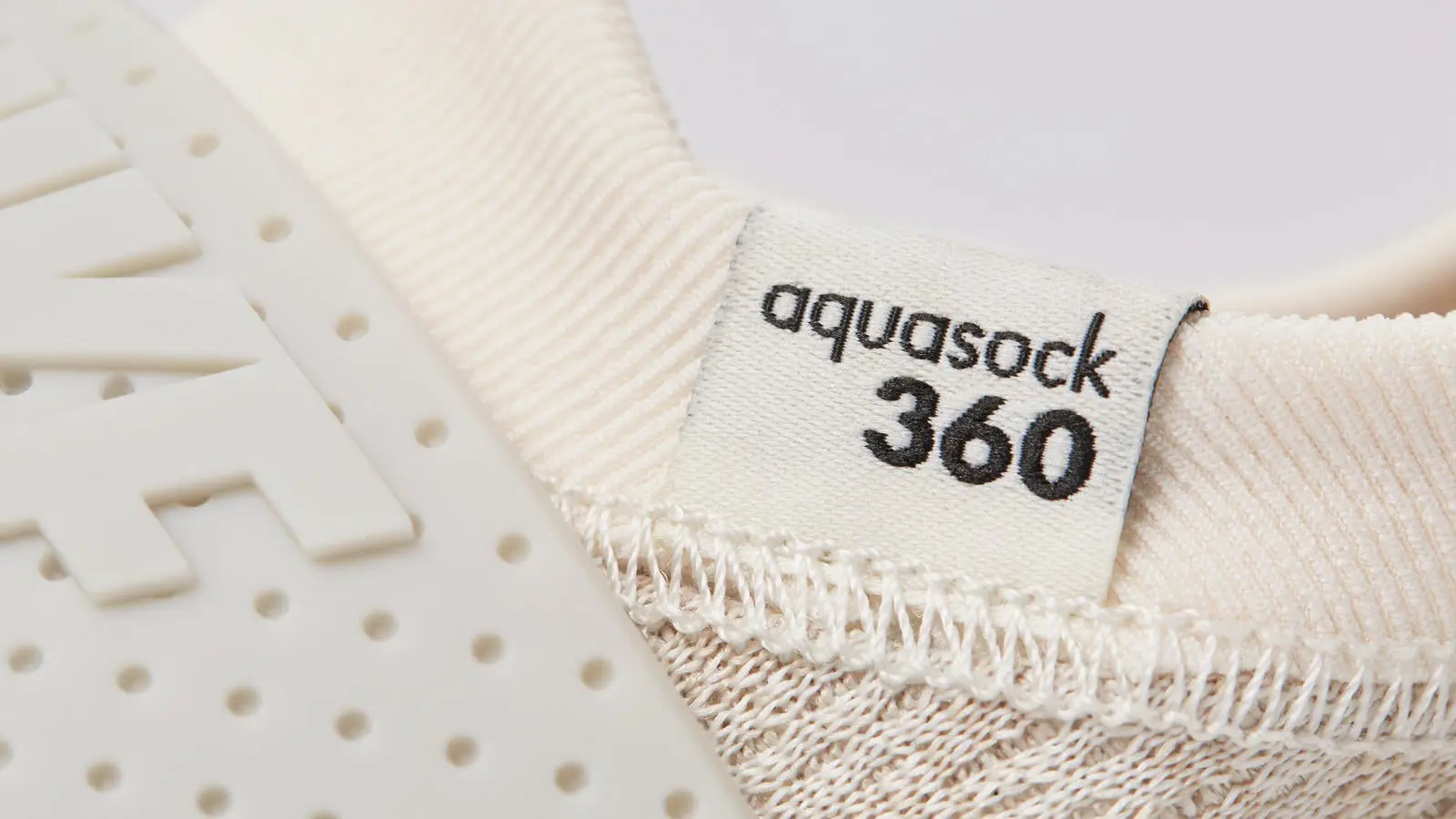 NikeLab AquaSock360 04